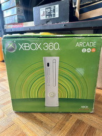 WHITE XBOX 360 ARCADE AND GAMES