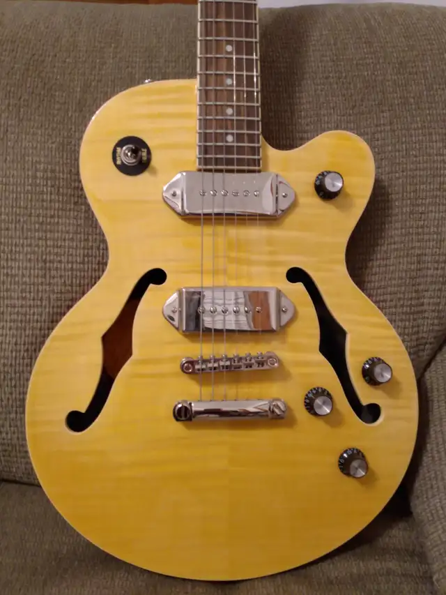 Epiphone Wildcat in Guitars in Thunder Bay - Image 4