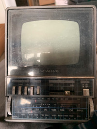 Vintage TV / Radio Portable