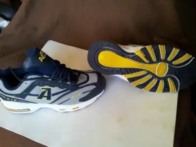 Women sneakers. Size - 26, View more