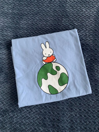 Uniqlo x Dick Bruna Miffy Graphic Peace for all T-Shirt