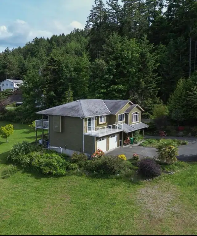 House for rent (upstairs) in Long Term Rentals in Nanaimo - Image 4