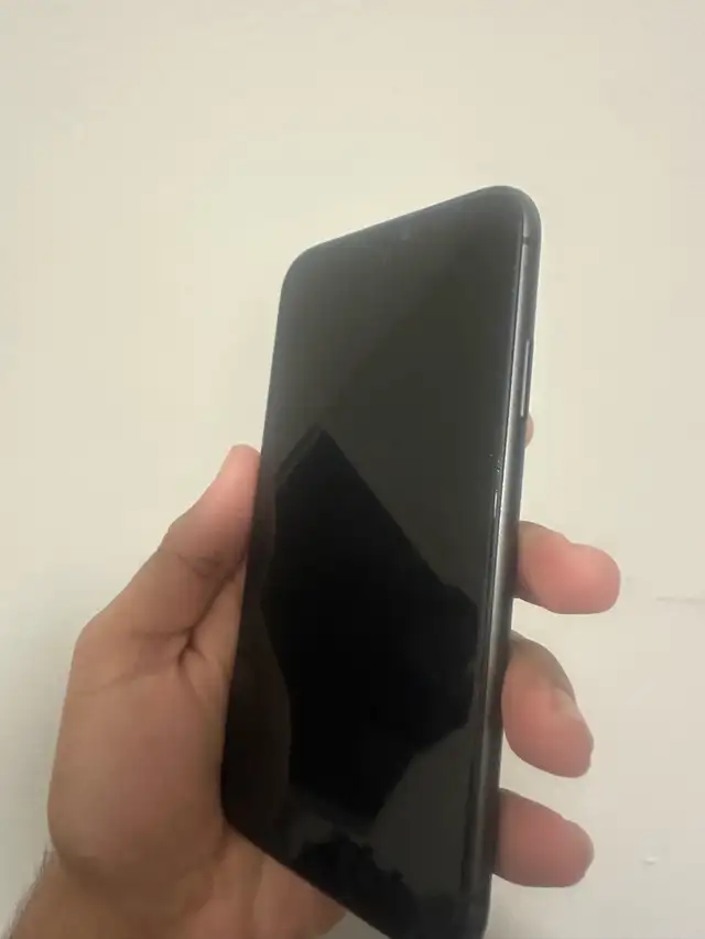 iphone 11 64gb dans Téléphones cellulaires dans Kitchener / Waterloo - Image 4