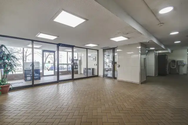 1 Bed 1 Bath Apartment in Long Term Rentals in Mississauga / Peel Region - Image 3