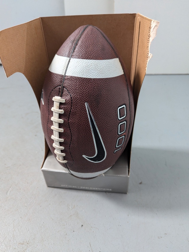 Ballon football Nike dans Football  à Ville de Québec - Image 2