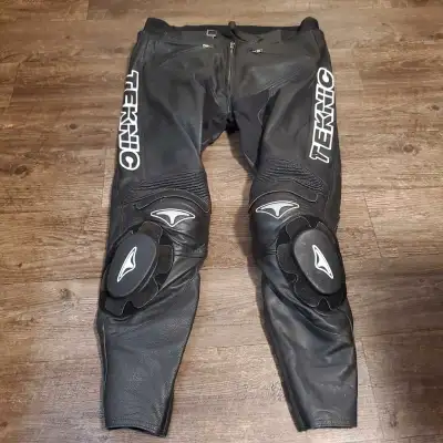 New TEKNIC Leather Motorcycle Pants New Condition SIze 48 58