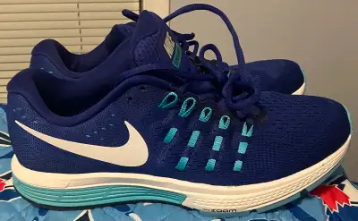 Nike Zoom Vomero 11 shoes sneakers like new, View more