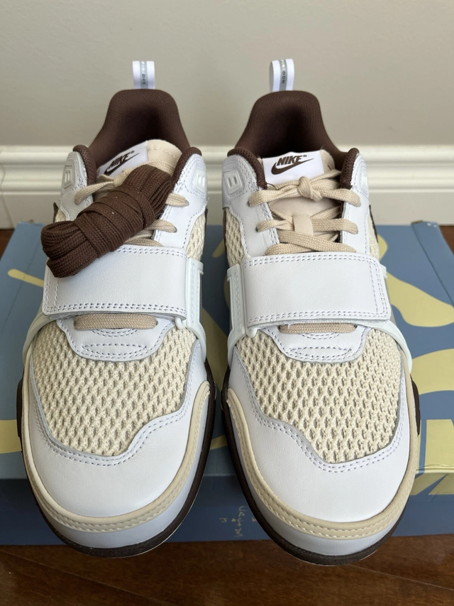 Size 11 - Nike Zoom Field Jaxx Travis Scott Light Chocolate New in Men's Shoes in Longueuil / South Shore - Image 6