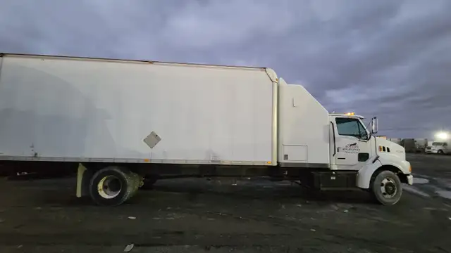 1999 Sterling Straight truck- DZ in Heavy Trucks in Mississauga / Peel Region - Image 3