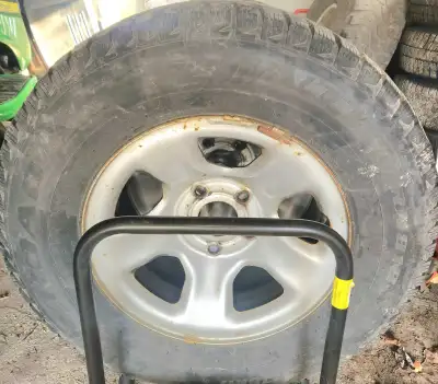 I have 4 265/70/17 Dodge Ram 1500 winter rims and tires . Rims are in good shape and tires are studd...