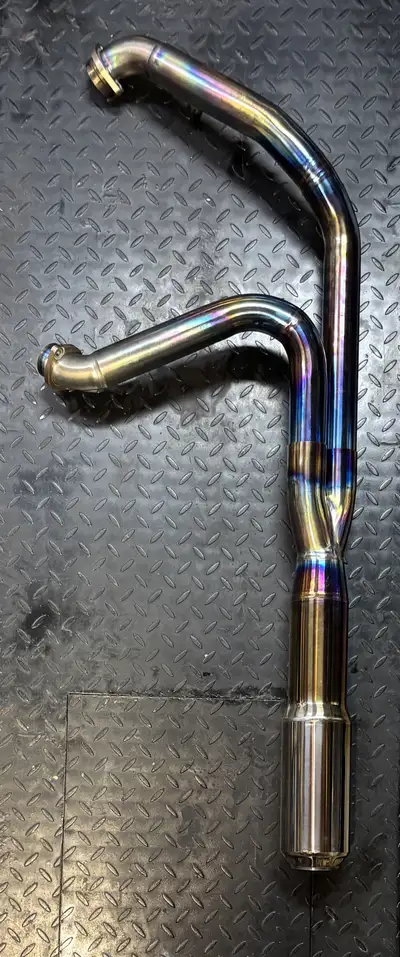 Give your Harley Davidson M8 touring bike a performance and aesthetic upgrade with this used exhaust...