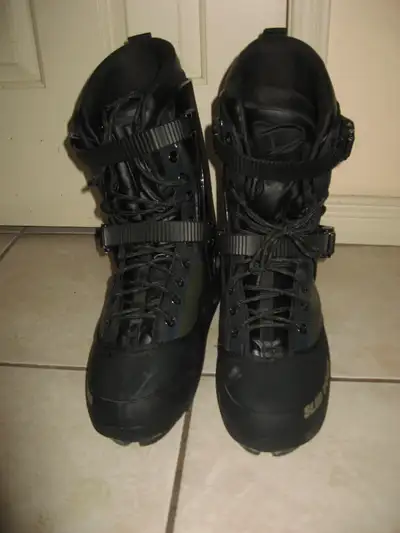 Serious buyers, please reply with your contact #. The price is firm. Size 11 Sled Dogs Snow Skates B...