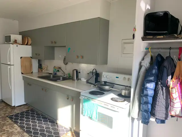 For Rent two Bedroom One Bathroom 2nd floor Suite $1550