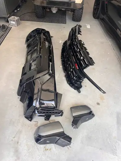 Customer ran through an insurance claim and got new parts! No clue why, but their loss is your gain!...