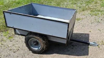 Petite remorque pour utiliser avec VTT, 4 roues, tracteur à gazon. Main 1 ⅞ po Longueur boîte 5 pi L...