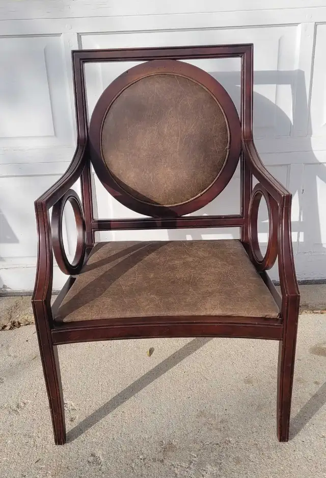 Fairfield Executive Lounge Chair in Chairs & Recliners in Winnipeg - Image 2