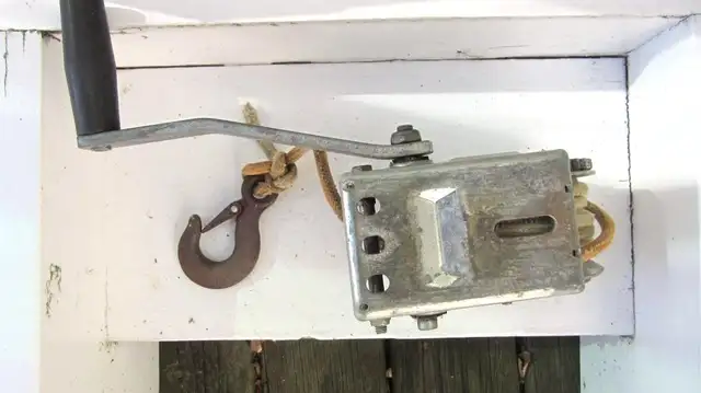 Trailer Winch - 1300 lb in Hand Tools in Kingston - Image 7
