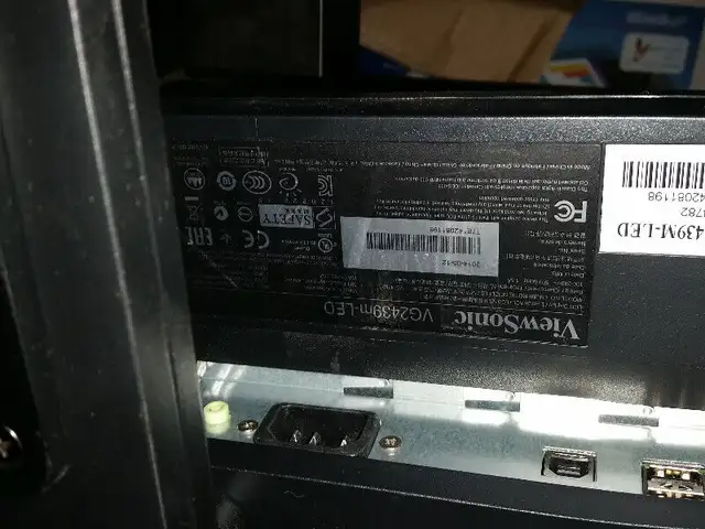 Viewsonic VA2055SM 20" Widescreen LED LCD Monitor $50 ViewSonic in Other in City of Montréal - Image 3