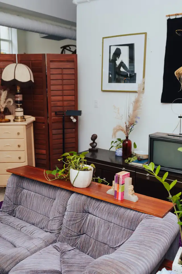 MCM Teak Floating Shelves - Set of 4 in Bookcases & Shelving Units in City of Toronto - Image 6