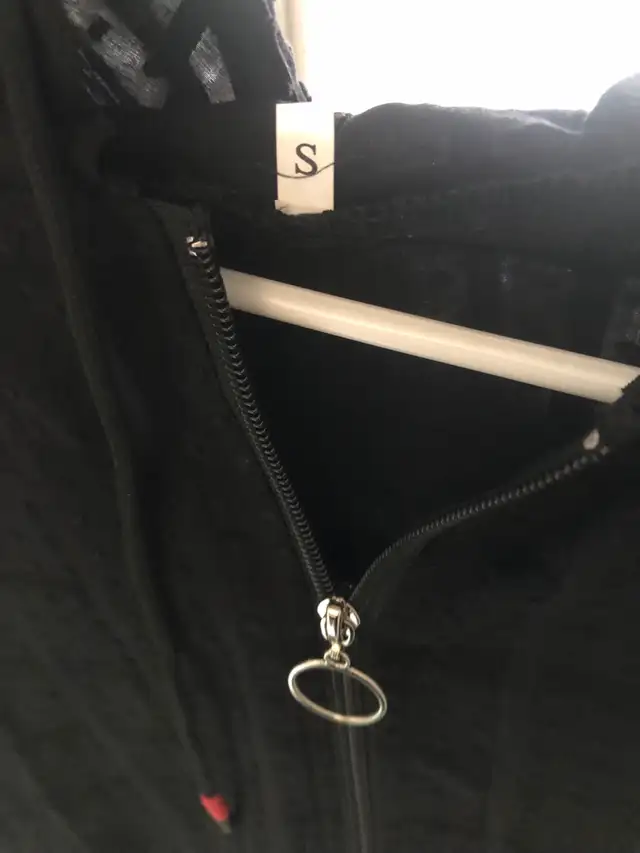 Black Short Sleeve Hoodie - Size S in Men's in Mississauga / Peel Region - Image 9