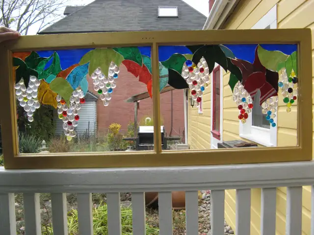Stained Glass Grape Vine64959967443713122