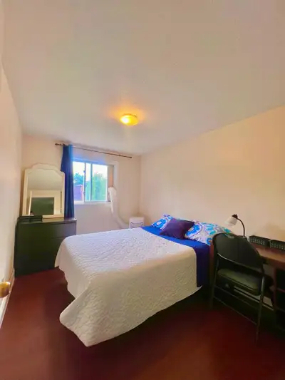 Looking for working professionals. **Males Only** Walkley / Heron Area Available August 1st 2025 **...