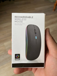 Rechargeable wireless mouse