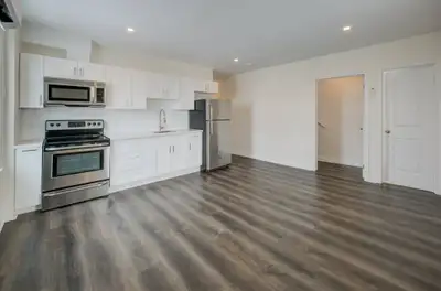 Bright 1-Bedroom + Loft Apartment – DT Kitchener – A/C & Laundry