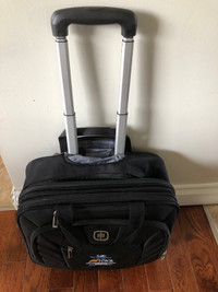 Laptop travel bag / wheels 
