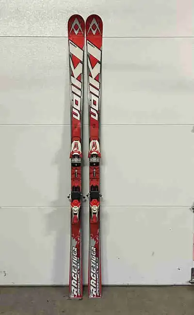 It’s available if your reading this. Serious buyers only. Tip 100 Underfoot 67 Tail 85 Ski Model 201...