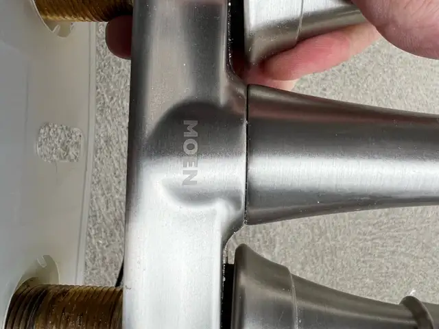 Moen bathroom faucets pair brushed nickel spot free in Plumbing, Sinks, Toilets & Showers in Hamilton - Image 3