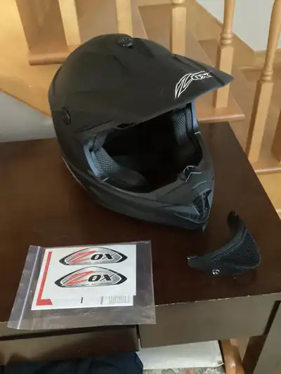 Casque de motocross acheté en 2023 chez concessionnaire can am pour mon fils. Porter 2 fois seulemen...