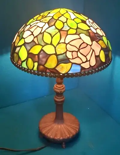 Vintage Tiffany style Lamp Can be seen at DD Antiques 15 Gray Ave. Long Sault By Appointment or chan...