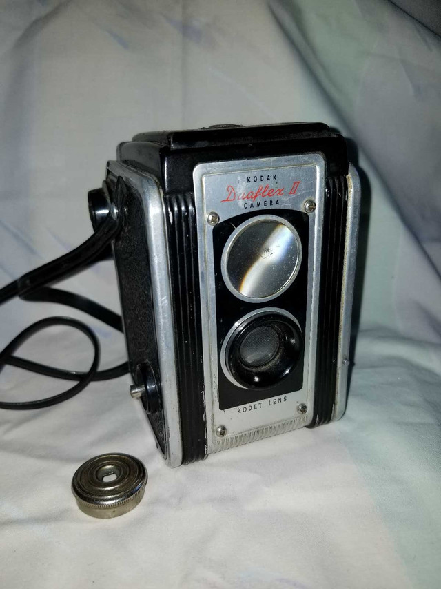 Vintage Kodak Duaflex II Camera Art Deco in Arts & Collectibles in Ottawa