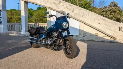 Club style Harley Davison Softail Slim Billiard Blue Milwaukee-Eight 107 Engine ABS Keyless Ignition...