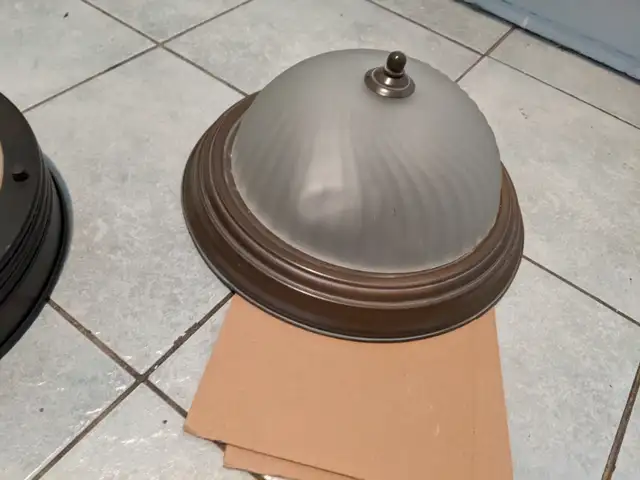 brown ceiling light fixtures in Indoor Lighting & Fans in Longueuil / South Shore - Image 4