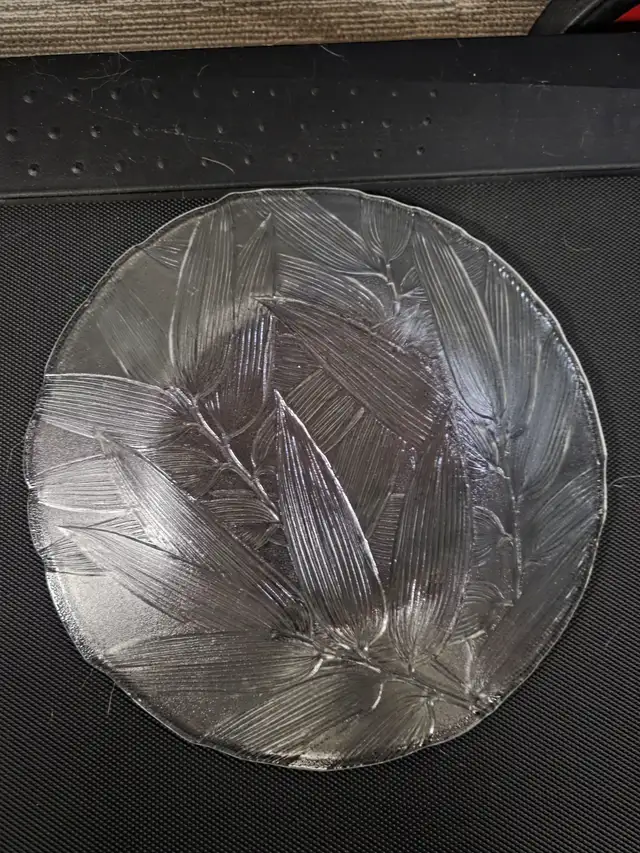 Vintage  Mikasa Crystal 14" Palm Beach Buffet Platter in Kitchen & Dining Wares in City of Toronto - Image 3