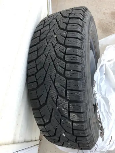 4 x 195/65/R15 Used on 2022 / 2024 Corollas 450 obo "General ALTIMAX ARCTIC" Approx 8000 KM