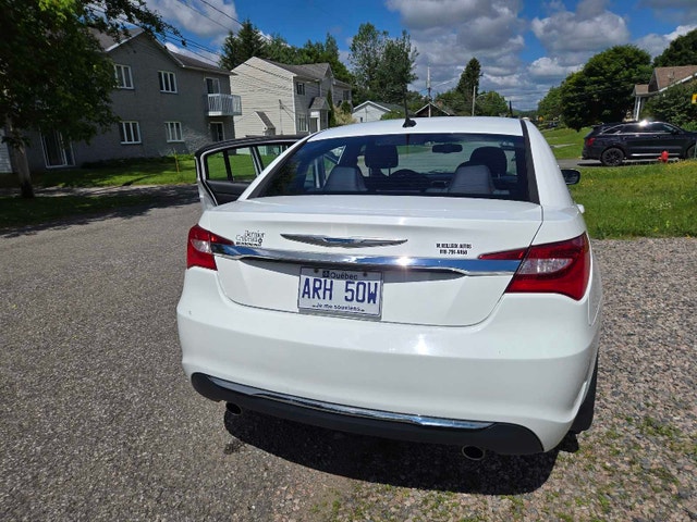 Chrysler 200 2014 V6 — photo 2