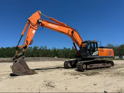 Premium Auctions is offering this 2015 Hitachi ZX350LC-6N Excavator selling on our website, www.prem...