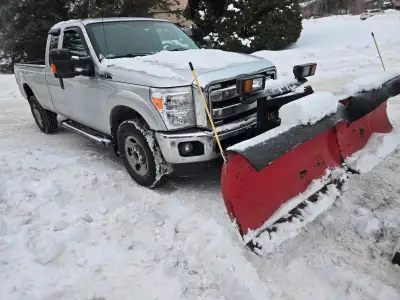 Ford F-250 XLT 2016 4x4 – SuperCab – Boîte 8 pieds Prix affiché + TPS 145 000 km. Couleur gris. PNBV...