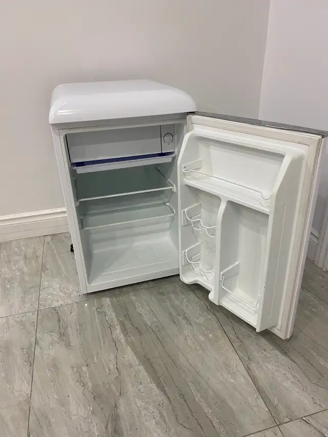 Sold - Galanz Mini Retro Fridge/Refrigerator - Sold in Refrigerators in Mississauga / Peel Region - Image 7