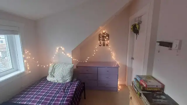 Vancouver room 10 min from train in Room Rentals & Roommates in Vancouver - Image 2