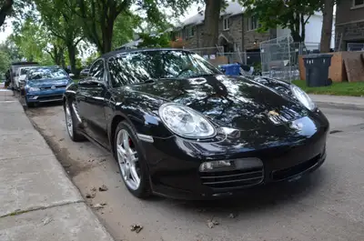 À vendre : Porsche Boxster S - 2005 – 6 vitesses, Pack Chrono, très bon état Prix : 28 000 $ CAD Cou...