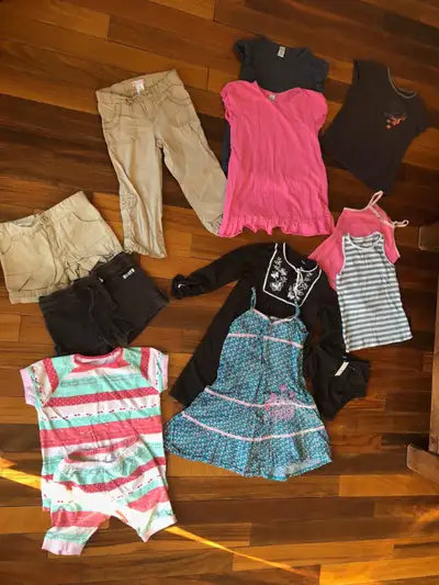 Lot vêtements fille 5-6 ans (16 morceaux), View more