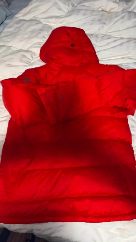 Men's Eddie Bauer First Ascent Stormdown 800 Hooded Jacket Red S in Men's in City of Toronto - Image 4
