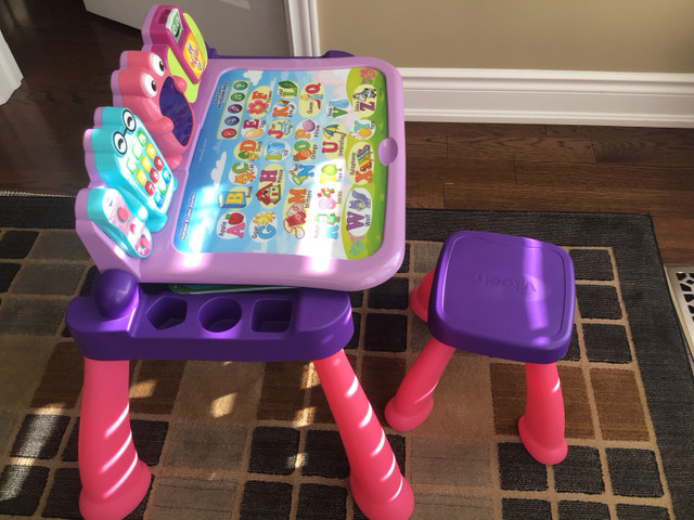 Bundle Vtech Touch & Learn activity table/chair/extra activities in Toys in Mississauga / Peel Region