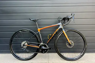 Like New Carbon Giant Defy Advanced 2 with extras, View more