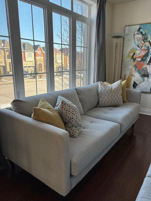 Beautiful Like-New Sofa in Couches & Futons in Markham / York Region