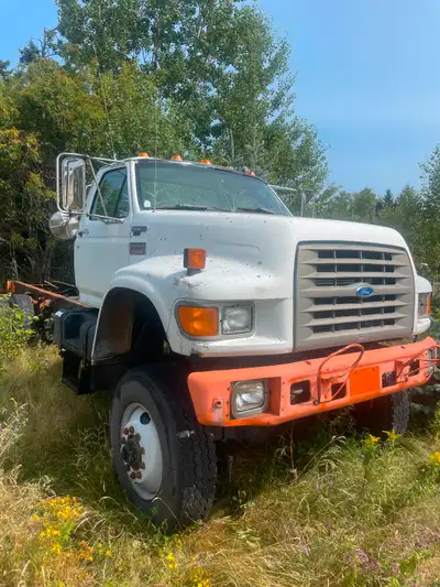 Selling a 4x4 ford 5.9 Cummins with a reman drop in, has a 6 speed with electric pto. Comes with ano...